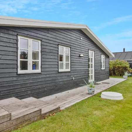 Semesterbostad Charming Retreat In - By Traum Løkken