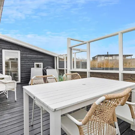 Charming Retreat In - By Traum *