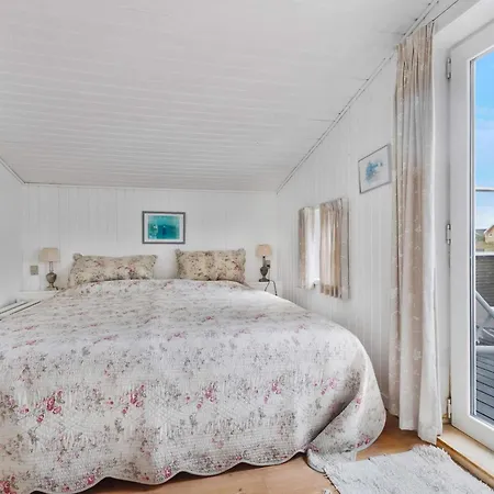 Charming Retreat In - By Traum *