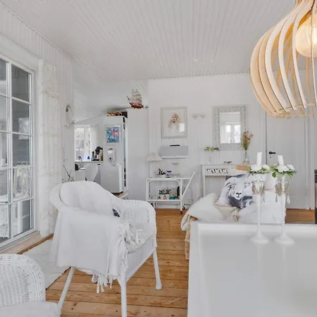 Charming Retreat In Holiday home