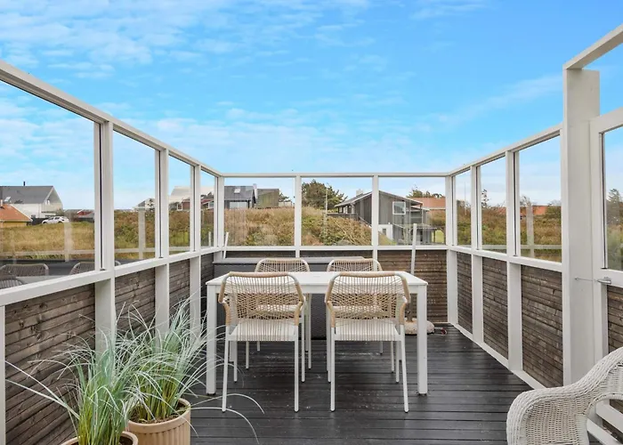 Charming Retreat In - By Traum *