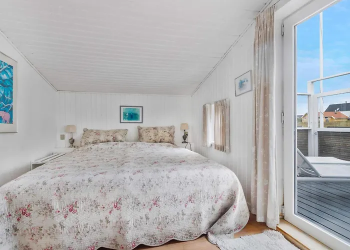 Charming Retreat In - By Traum *